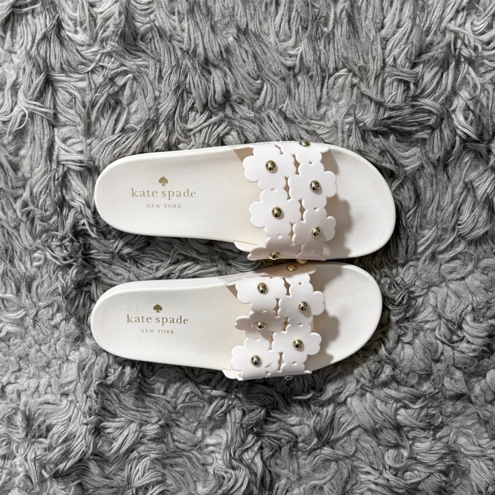 NWOT Kate Spade Daisy Pool Slides
